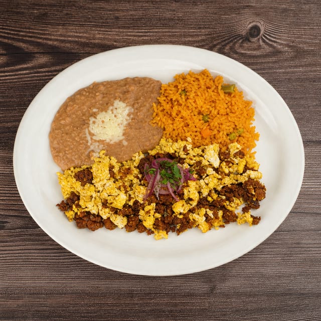 Huevos con Chorizo.
