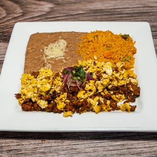 Huevos con Chorizo